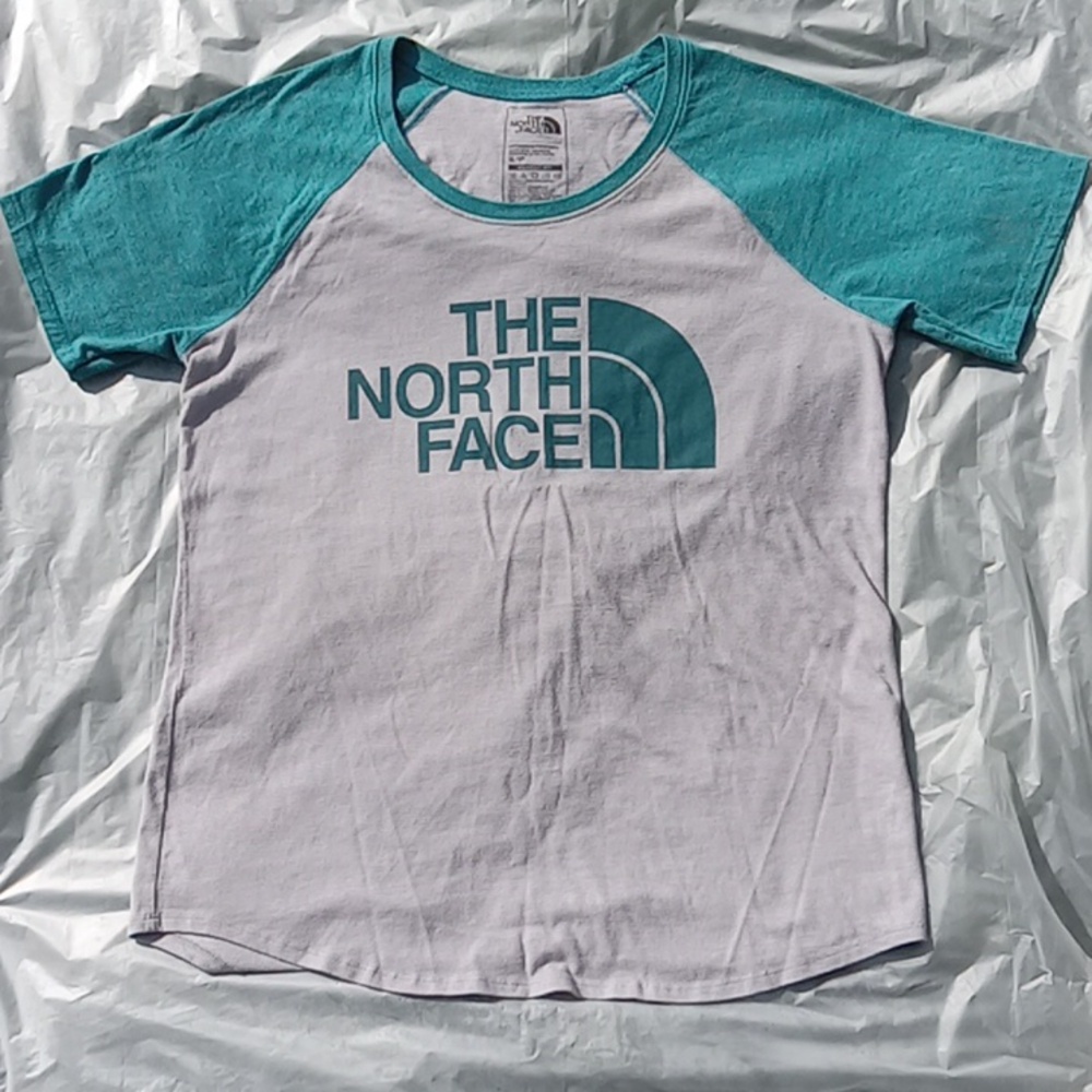 The North Face Women's T-Shirt. Size SP